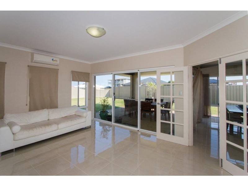 16 Jackson Loop, Wandina WA 6530