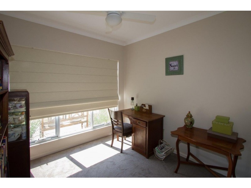 16 Jackson Loop, Wandina WA 6530