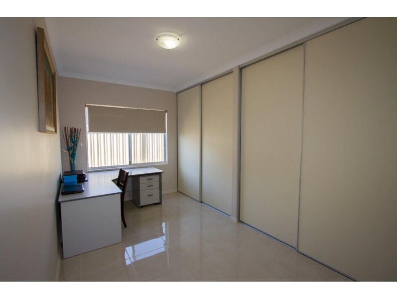 16 Jackson Loop, Wandina WA 6530