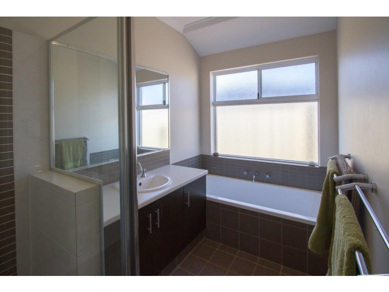 16 Jackson Loop, Wandina WA 6530