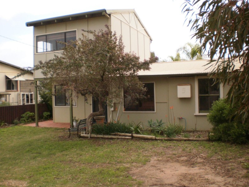 5 Surf Place, Drummond Cove WA 6532