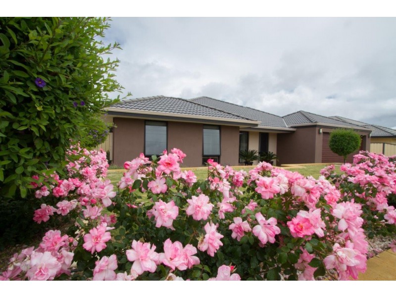 65 Sutcliffe Road, Waggrakine WA 6530