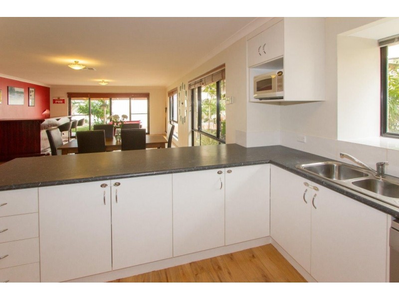 65 Sutcliffe Road, Waggrakine WA 6530