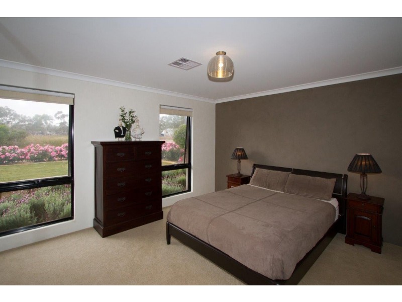 65 Sutcliffe Road, Waggrakine WA 6530