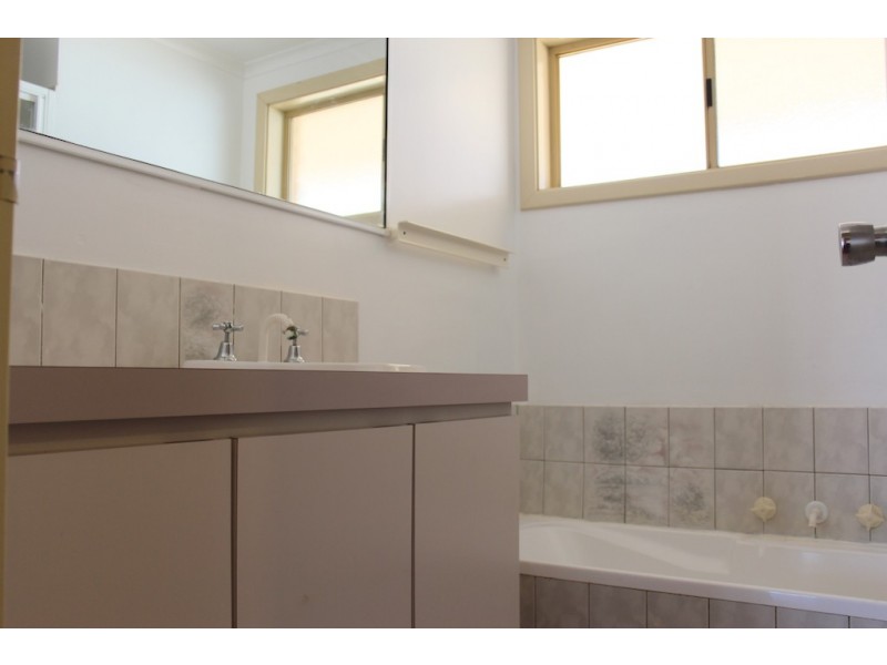 7068 Chapman Valley Road, South Yuna WA 6532