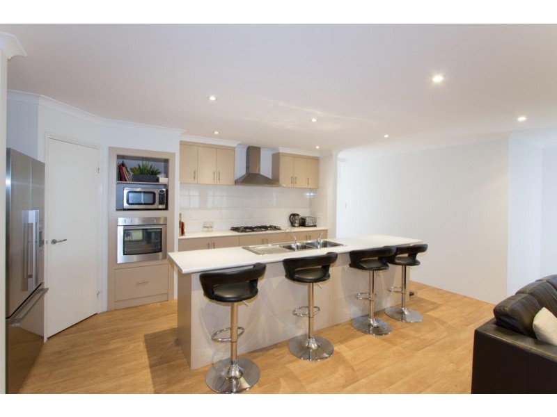 9 Colonen Street, Wandina WA 6530