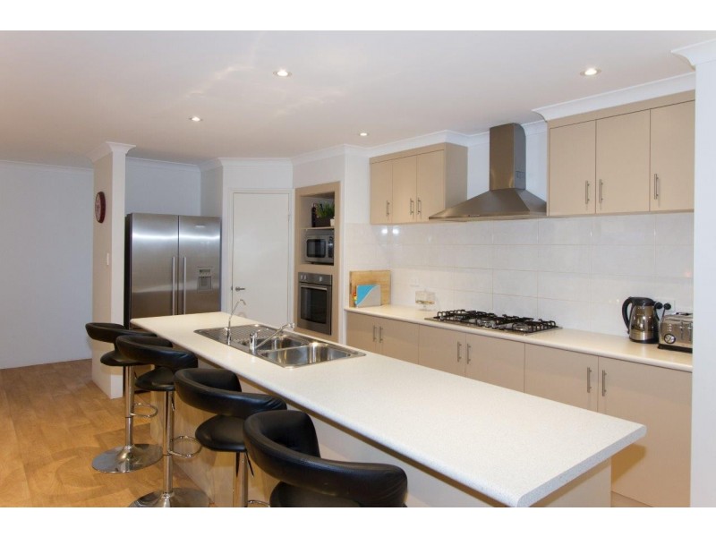 9 Colonen Street, Wandina WA 6530