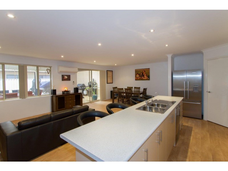 9 Colonen Street, Wandina WA 6530