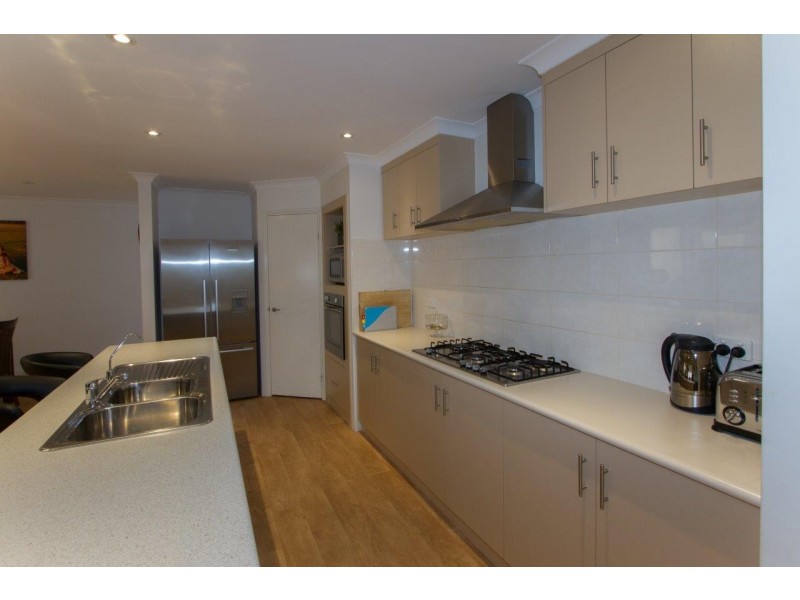 9 Colonen Street, Wandina WA 6530