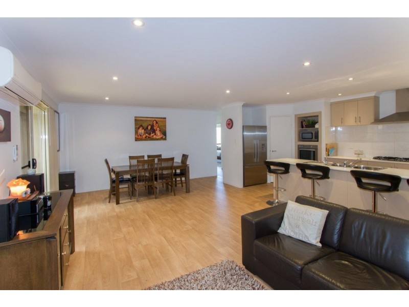 9 Colonen Street, Wandina WA 6530