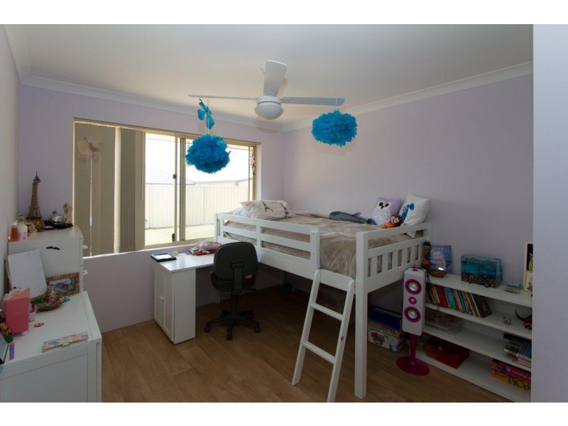 9 Colonen Street, Wandina WA 6530