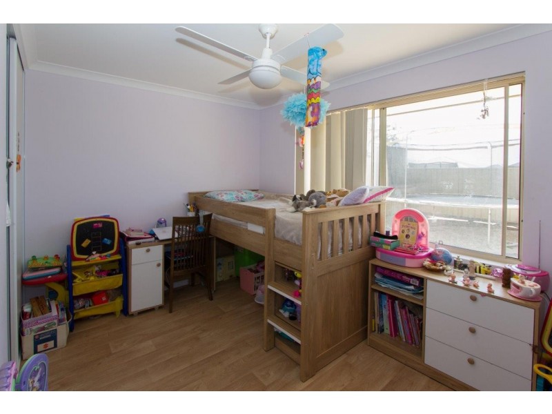 9 Colonen Street, Wandina WA 6530