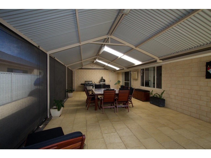 9 Colonen Street, Wandina WA 6530