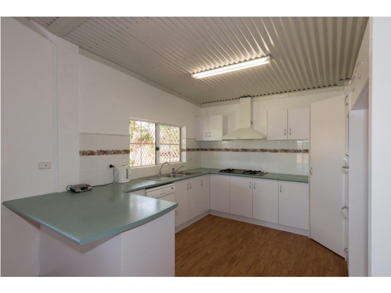 5 Hill River Way, Moonyoonooka WA 6532