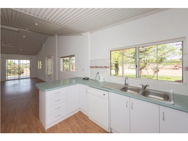 5 Hill River Way, Moonyoonooka WA 6532