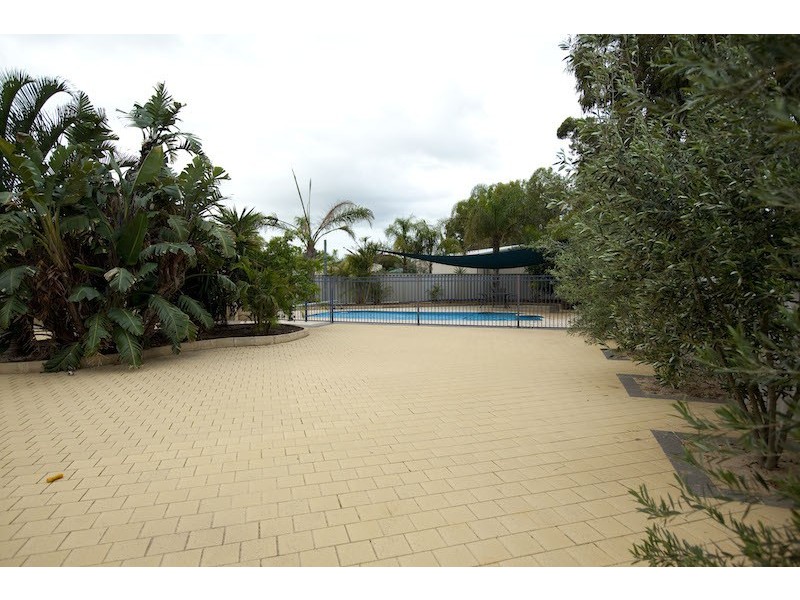 17 Foxglove Place, Strathalbyn WA 6530