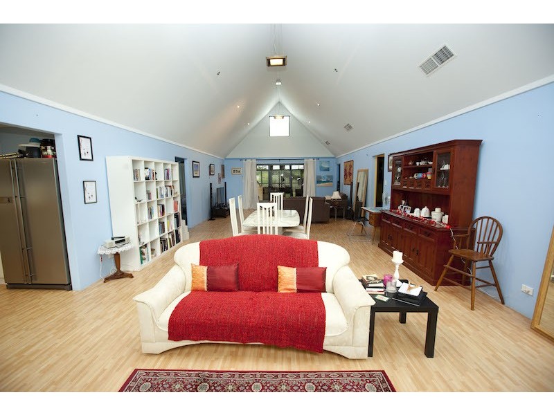 17 Foxglove Place, Strathalbyn WA 6530