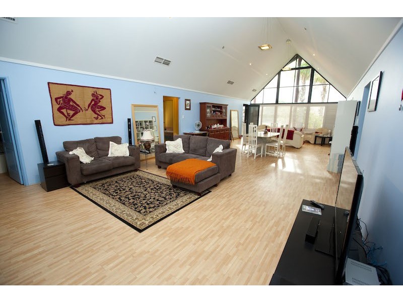 17 Foxglove Place, Strathalbyn WA 6530