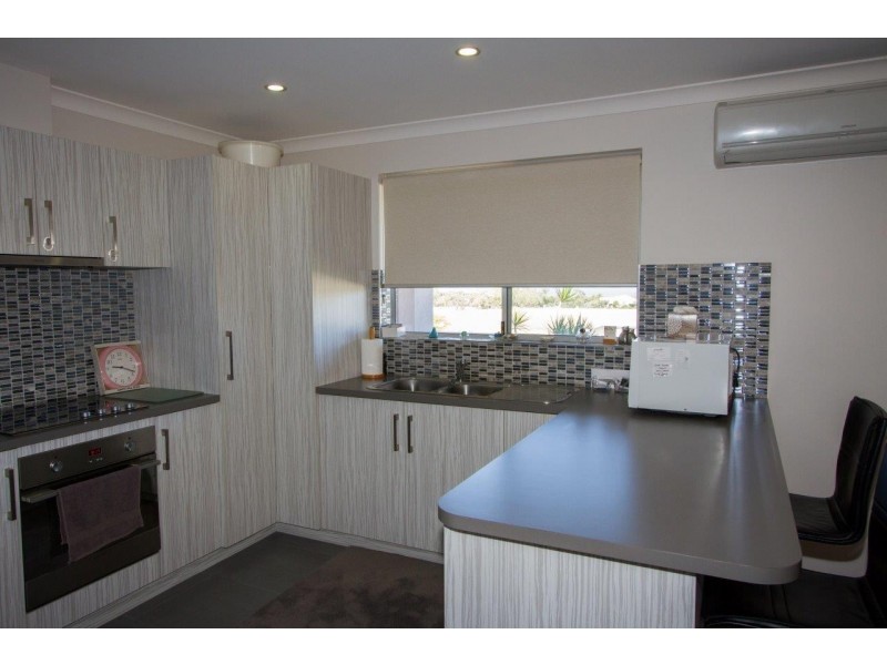 48 Coffee Pot Drive, Waggrakine WA 6530