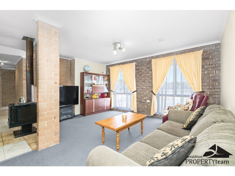 196 Chapman Valley Road, Waggrakine WA 6530