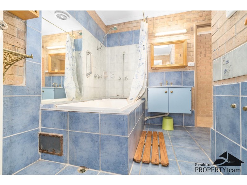 196 Chapman Valley Road, Waggrakine WA 6530