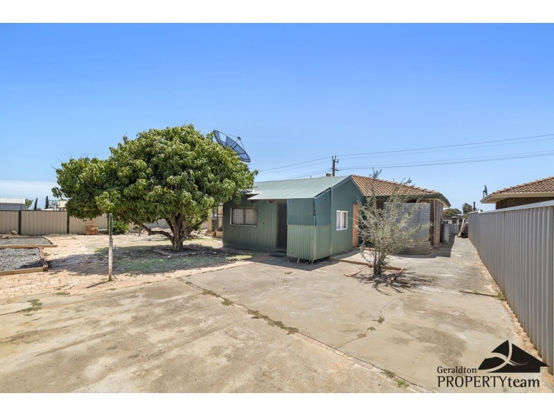 196 Chapman Valley Road, Waggrakine WA 6530