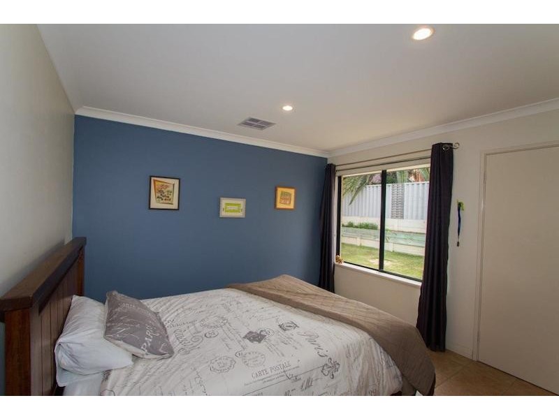 16 Eakins Crescent, Wandina WA 6530