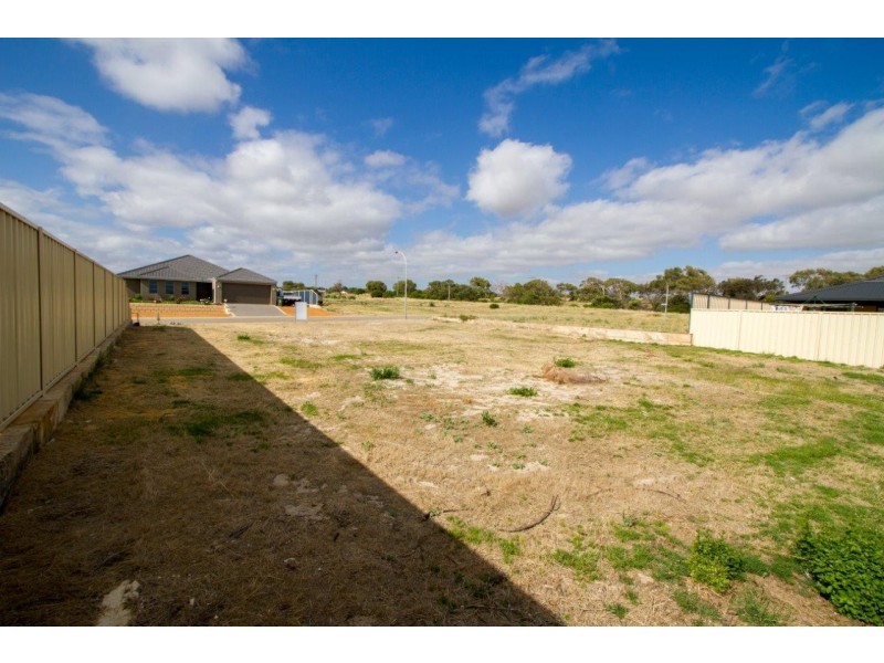 8 Reflection Cove, Drummond Cove WA 6532
