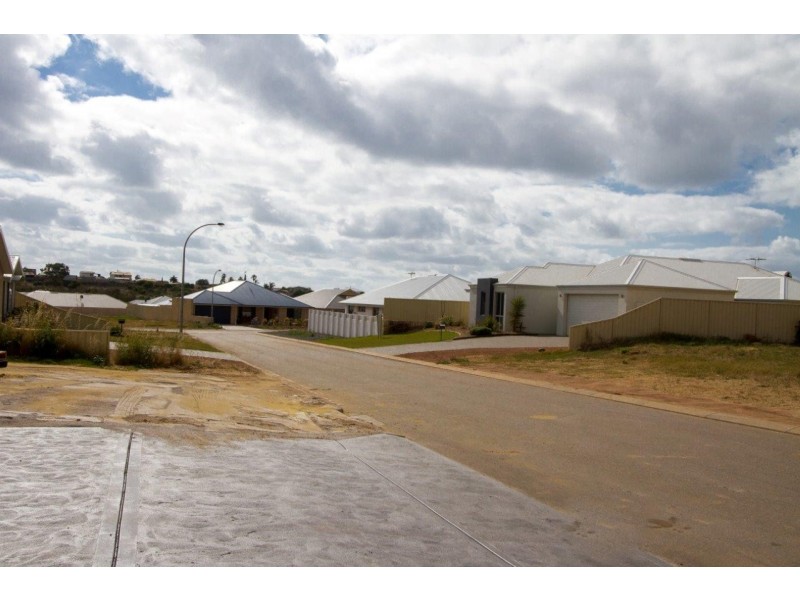 8 Reflection Cove, Drummond Cove WA 6532