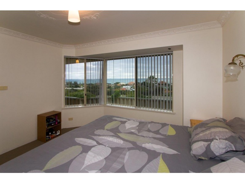 8 Dolphin Street, Mount Tarcoola WA 6530