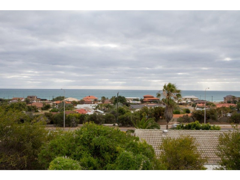 8 Dolphin Street, Mount Tarcoola WA 6530