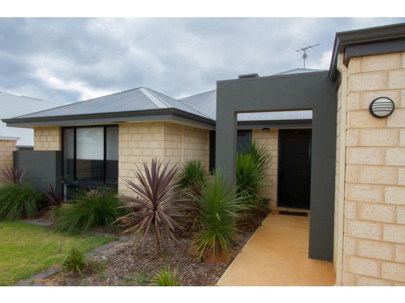 25 Viewpoint Mews, Drummond Cove WA 6532