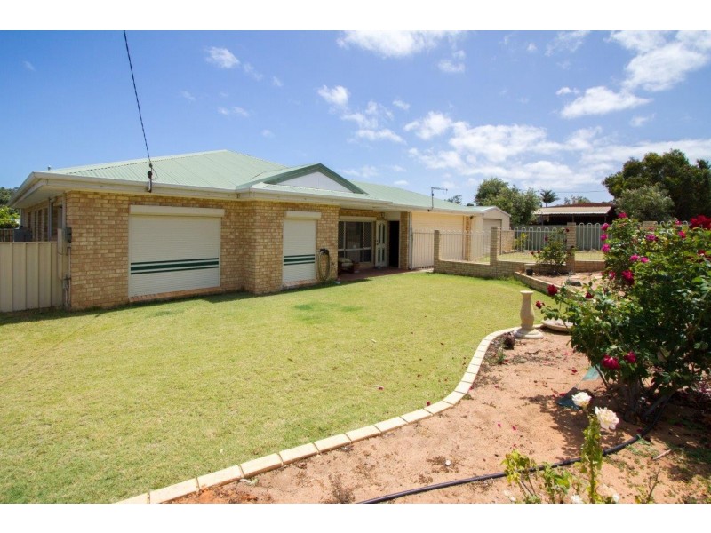 11 Pelsart Street, Wonthella WA 6530