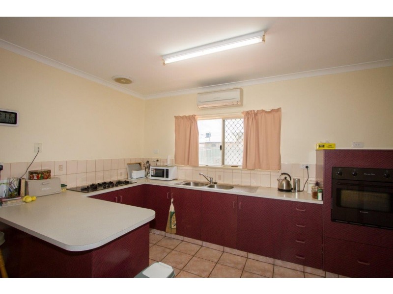 11 Pelsart Street, Wonthella WA 6530