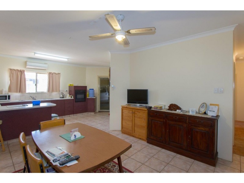 11 Pelsart Street, Wonthella WA 6530