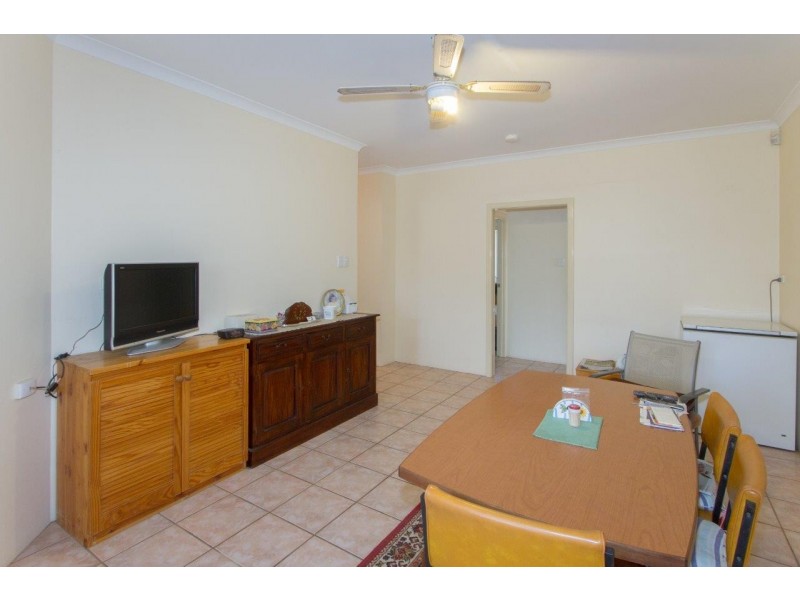 11 Pelsart Street, Wonthella WA 6530