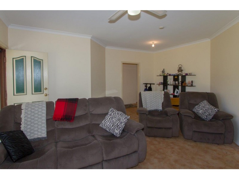 11 Pelsart Street, Wonthella WA 6530