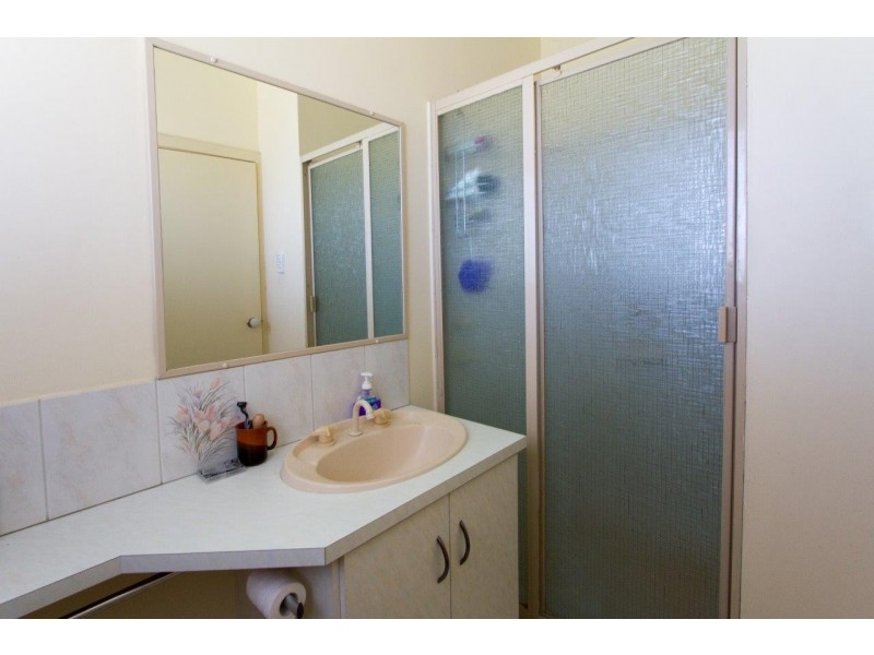 11 Pelsart Street, Wonthella WA 6530