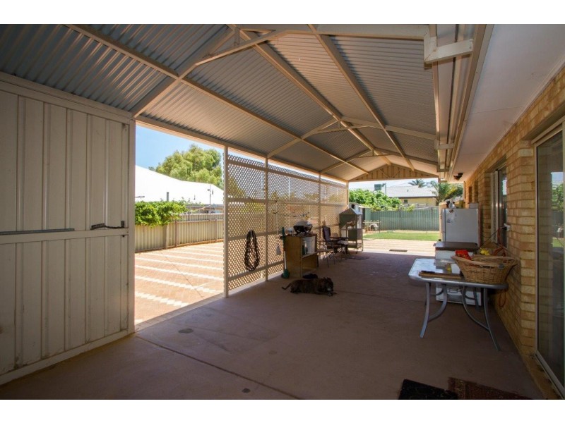 11 Pelsart Street, Wonthella WA 6530