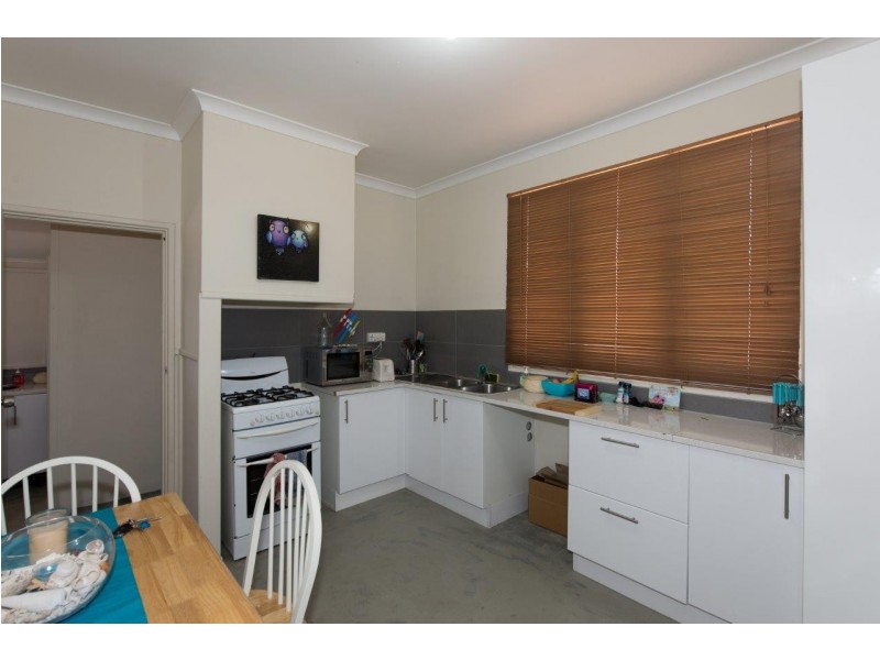 65 Whitfield Street, Beachlands WA 6530