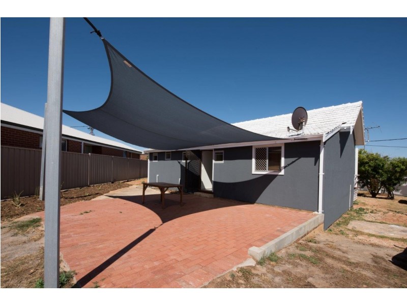 65 Whitfield Street, Beachlands WA 6530