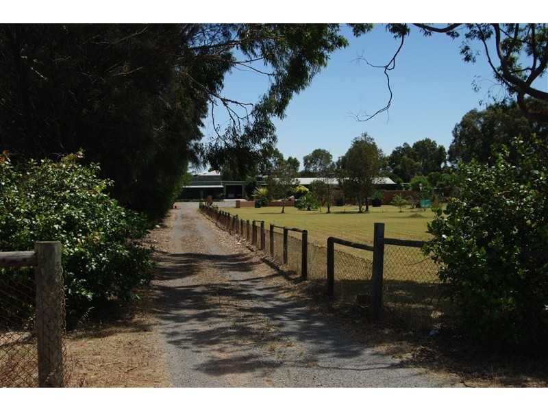 4 Philbey Road, Dongara WA 6525