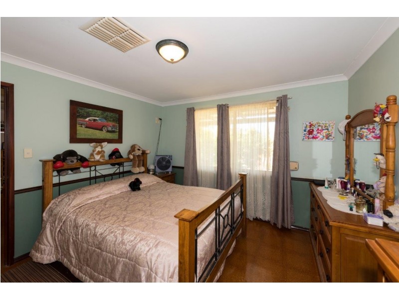 4 Philbey Road, Dongara WA 6525