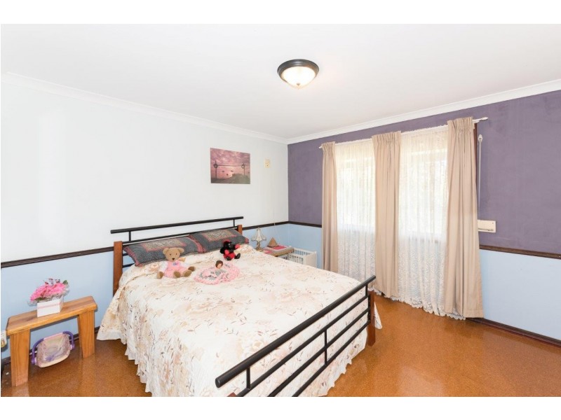 4 Philbey Road, Dongara WA 6525