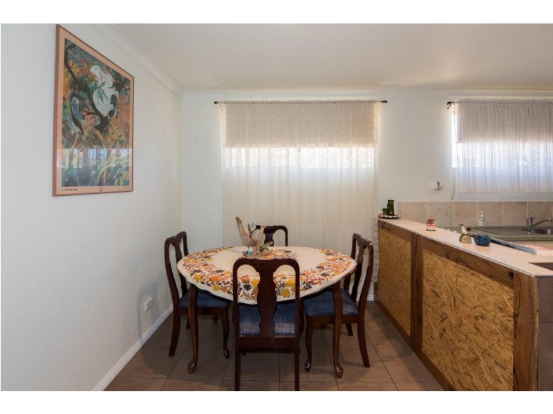 4 Philbey Road, Dongara WA 6525