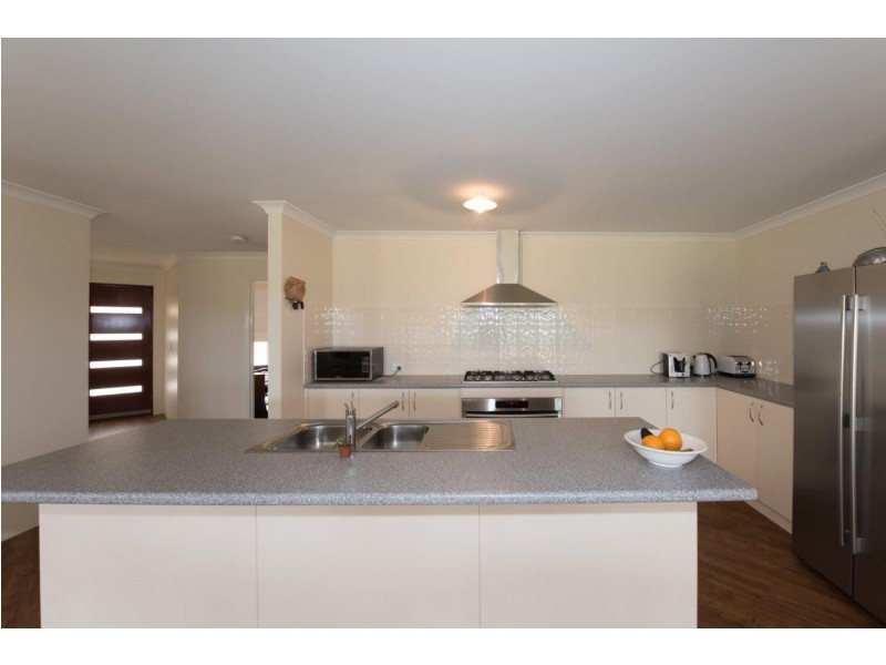 64 Wittenoom Circle, White Peak WA 6532