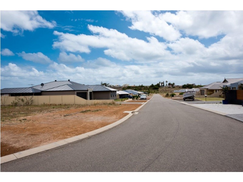 20 Coveside Way, Drummond Cove WA 6532