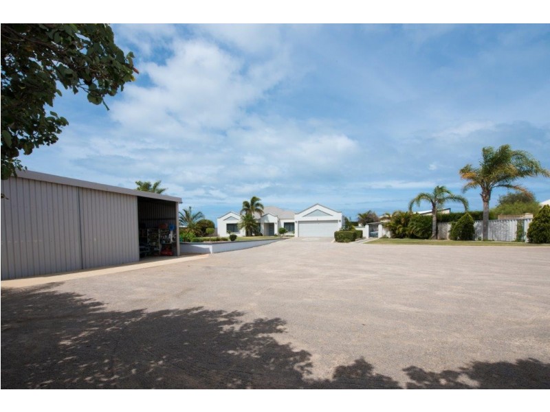 6 Shearwater Close, Wandina WA 6530