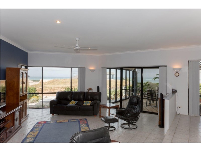 6 Shearwater Close, Wandina WA 6530