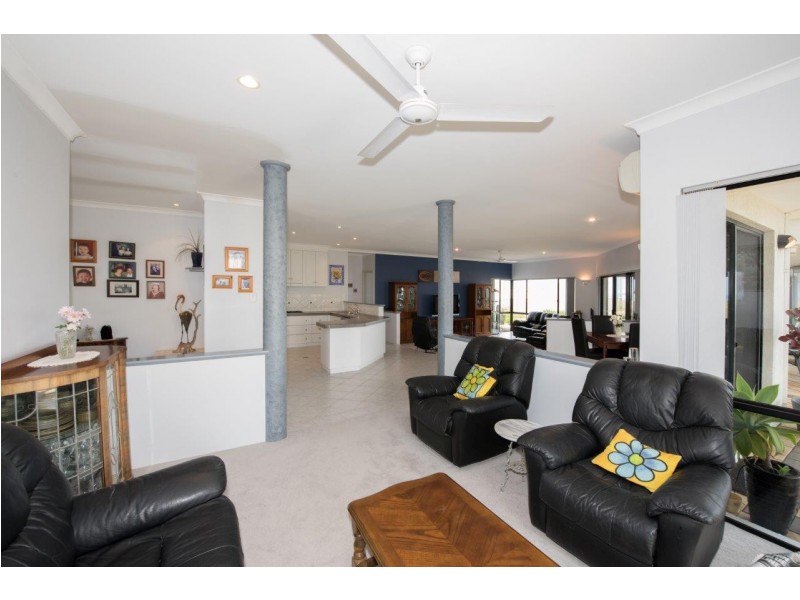 6 Shearwater Close, Wandina WA 6530